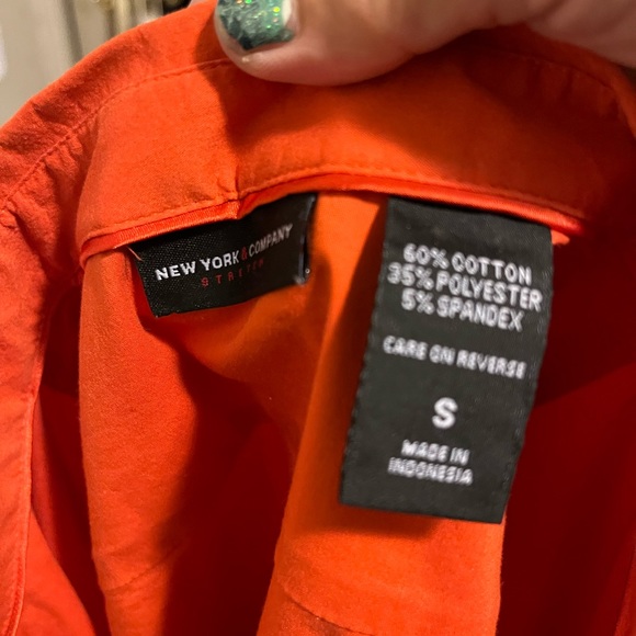 New York & Co. Orange button down short sleeve shirt size small - Picture 10 of 11